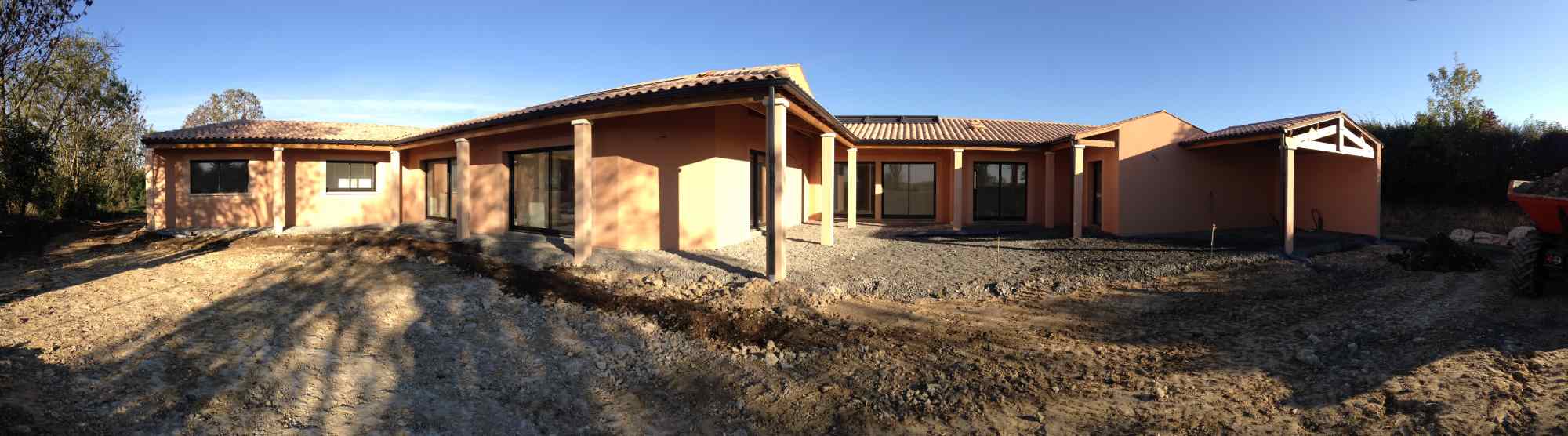 01 – Villa avec piscine construite par entreprise générale de batiment